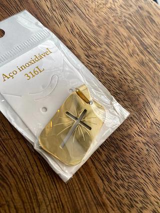 pingente cruz dourado